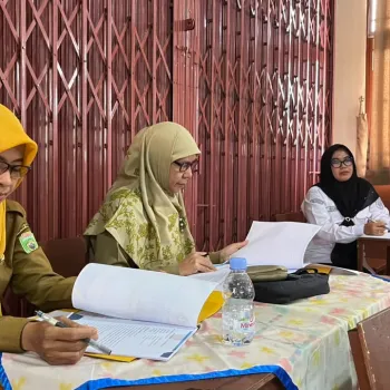 Pembinaan sekolah model